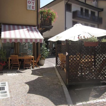 Albergo Leon Bianco Moggio Udinese Zewnętrze zdjęcie