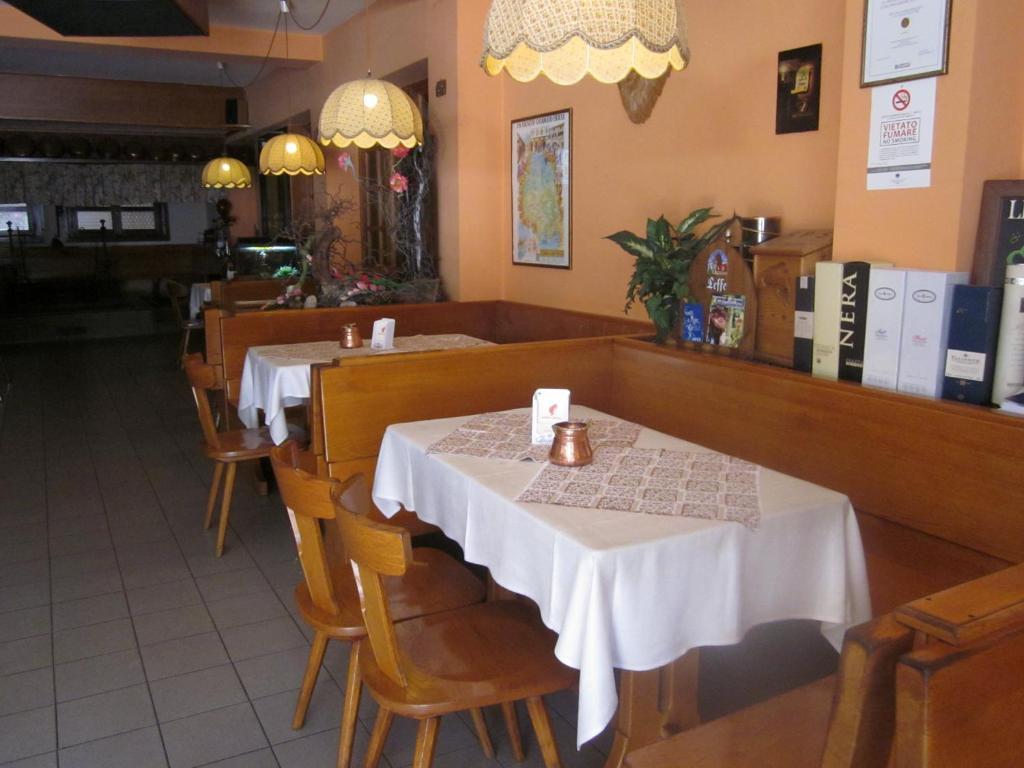 Albergo Leon Bianco Moggio Udinese Zewnętrze zdjęcie