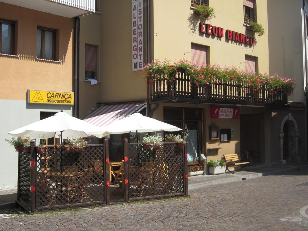 Albergo Leon Bianco Moggio Udinese Zewnętrze zdjęcie